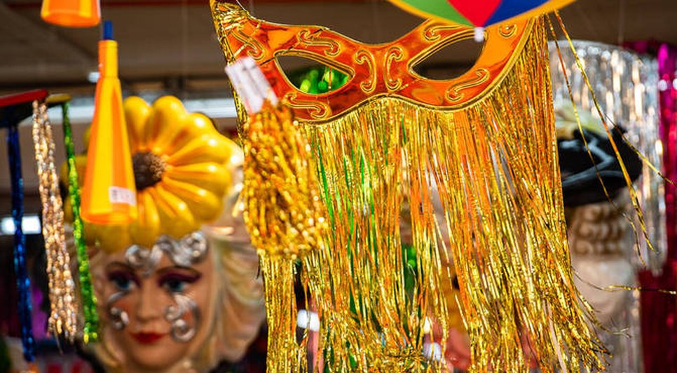 r7-carnaval--fantasia--rua-25-de-marco--sp--1500-10022023155329575 / Foto: Foto: reprodução R7
