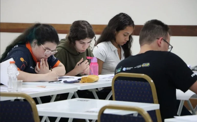 150 estudantes disputam vaga para as olimpíadas internacionais de astronomia e astrofísica