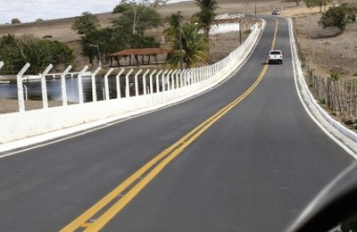 Renan Filho autoriza recuperação de vias urbanas no Litoral Norte nesta segunda 