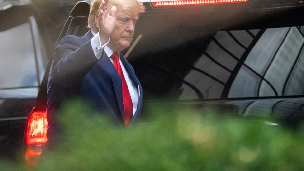 Trump usa operação do FBI para pedir doações para comitê