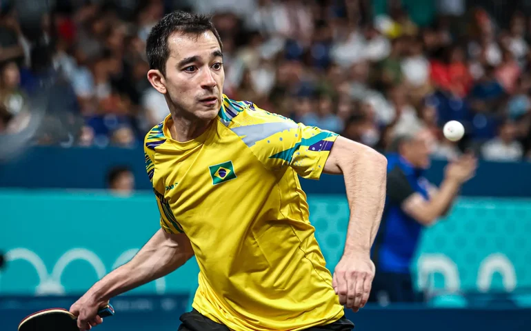 Hugo Calderano está nas quartas e Bruna Takahashi cai nas oitavas do Smash da China