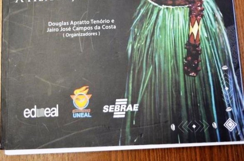 Vice-reitor do Cesmac, Douglas Apratto relança livros na sexta, dia 10