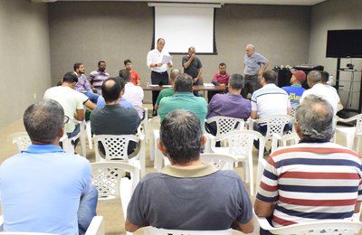 Associação de taxistas promove encontro para discutir projeto de lei apresentado por Galba Novaes 