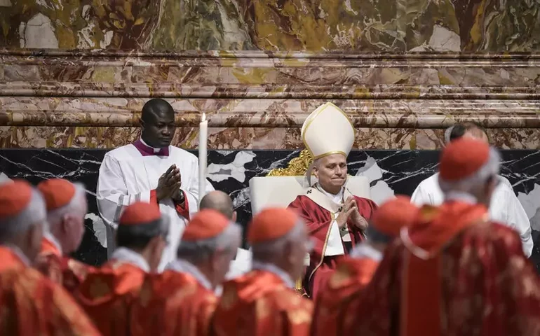 Papa Leão XIV reza missa por Francisco e bispos mortos