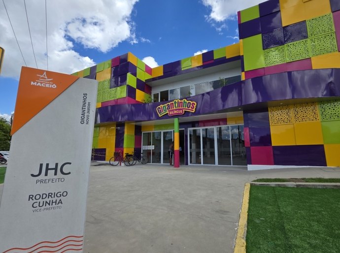 Gigantinhos oferecem atendimento de saúde dentro da escola em Maceió