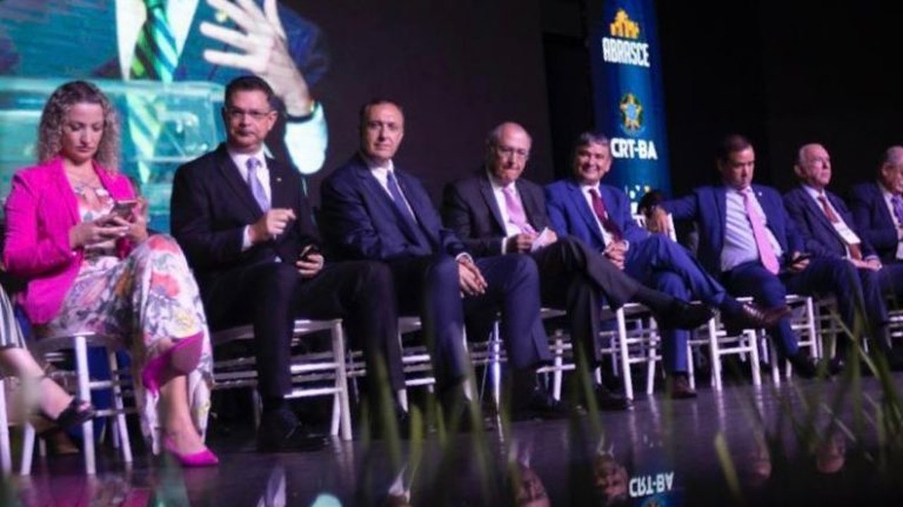 Câmara dos deputados participa de encontro de vereadores em Brasília