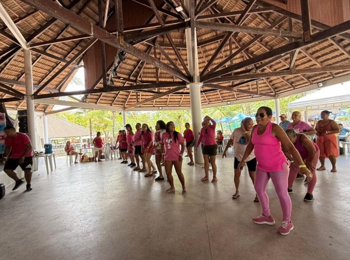 Projeto 'eMulti em Movimento' promove dia de lazer com usuárias no Sesc Guaxuma