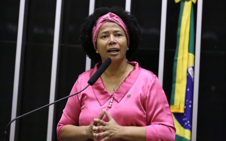 Comissão aprova garantia de suplementação alimentar a idoso internado e com desnutrição