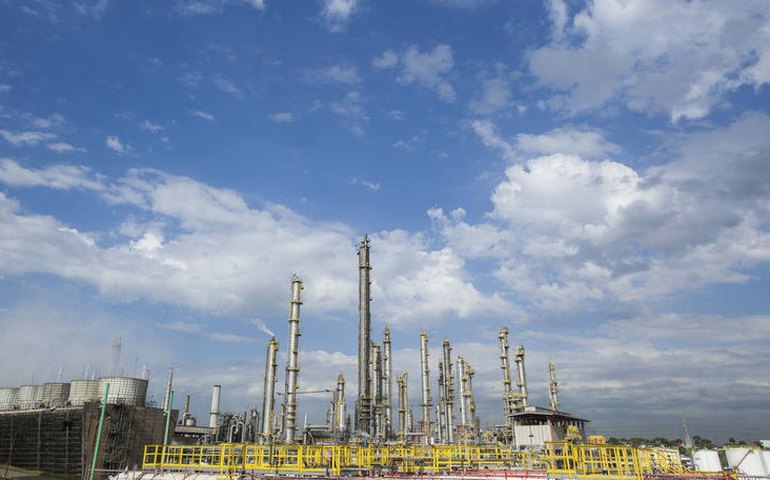 Alerta de perigo faz com que trabalhadores evacuem área da Braskem em Marechal Deodoro