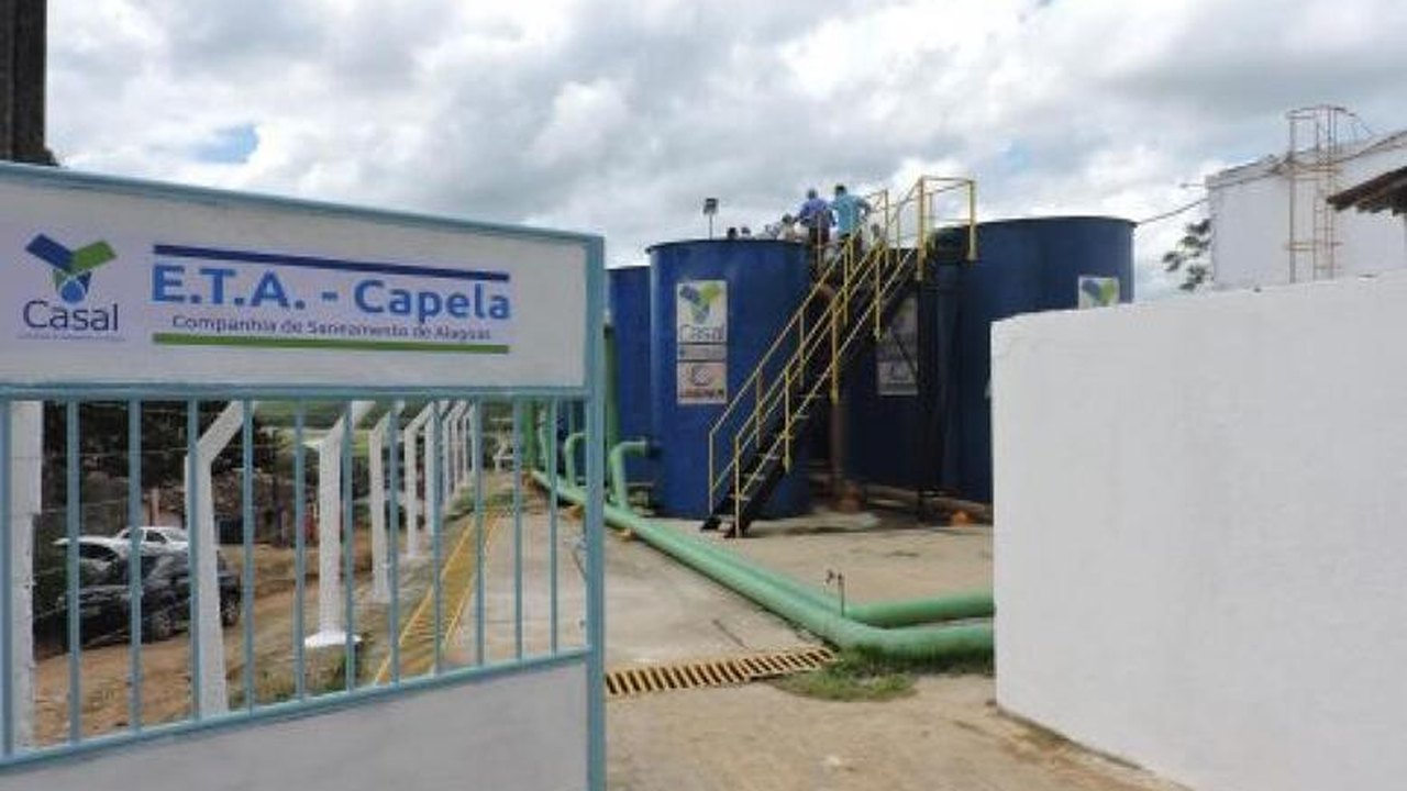 Equipe técnica da Casal atua para normalizar abastecimento de água nesta quarta-feira (4), em Capela