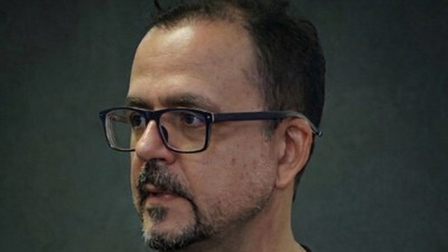 Romance e ciência: professor da Ufal lança dois livros na Bienal de São Paulo