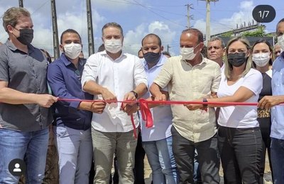 Com a presença do governador Matriz celebra feriado da emancipação de AL inaugurando obras 