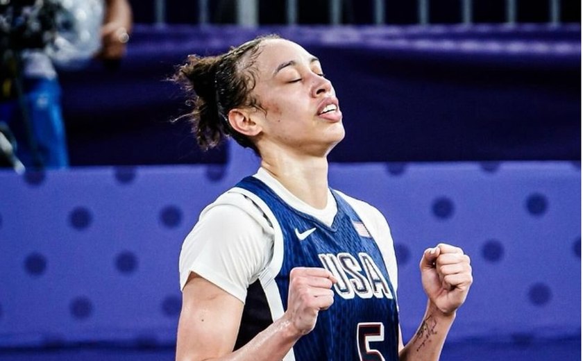 Estrela do basquete feminino processa WNBA e ex-clube por discriminação após engravidar