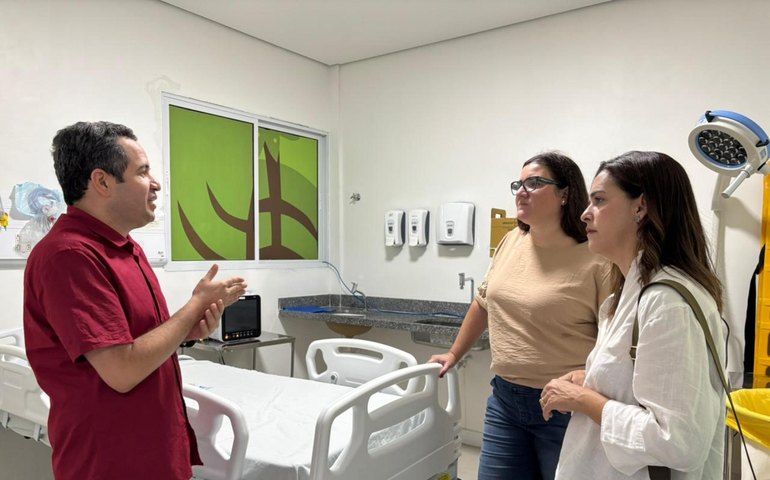 Comitiva de Recife visita Hospital da Criança de Alagoas para conhecer projetos de referência