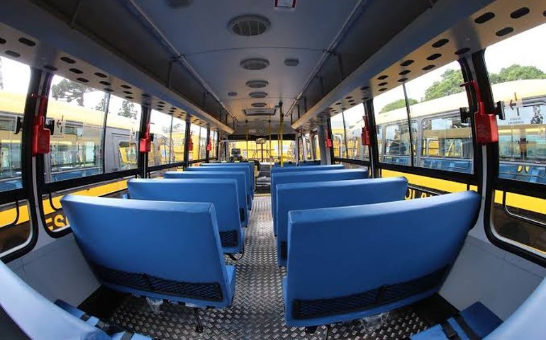 Falha do Prefeito de Palmeira deixa estudantes da Zona Rural sem transporte para fazer o Enem