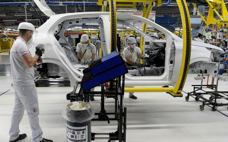 Confiança da indústria sobe em maio após dois meses de queda