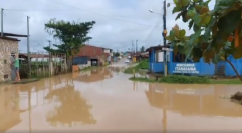 Moradores denunciam ruas alagadas em Nossa Senhora do Socorro / Foto: Foto: Redes Sociais/ Reprodução