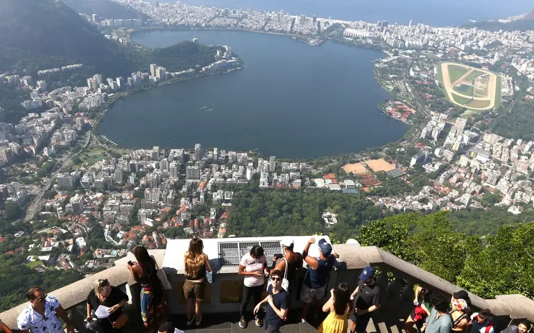 Gastos de estrangeiros no Brasil chegam a R$ 26 bilhões em 2024