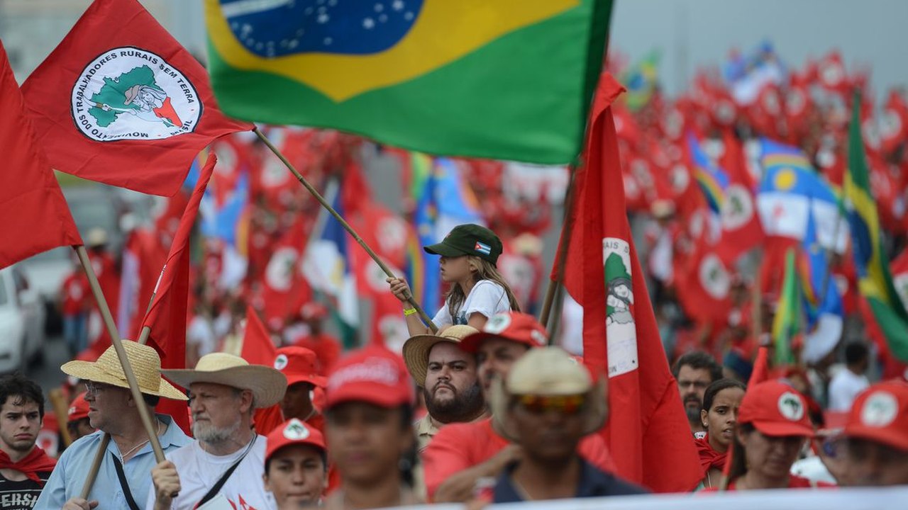 MST inicia desocupação de área de pesquisa da Embrapa invadida em Pernambuco