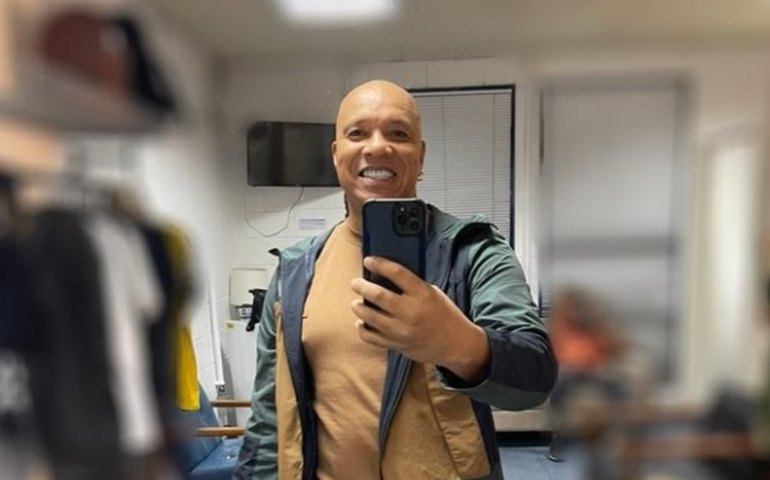 Vida amorosa de Anderson Leonardo, do Molejo, foi cercada de polêmicas: relembre