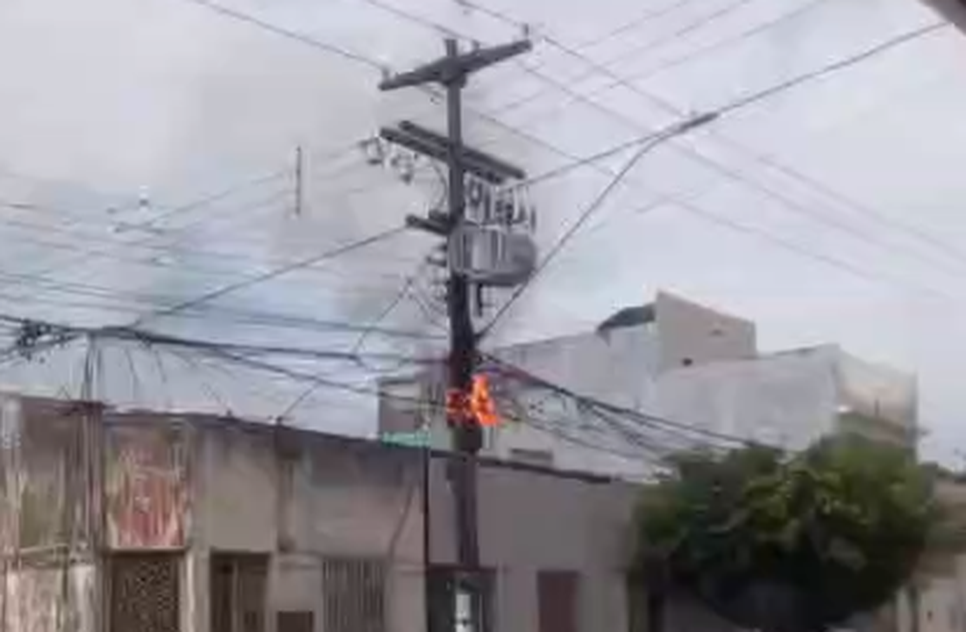 Aracaju registra segundo caso de poste pegando fogo na mesma avenida em menos de 24 horas