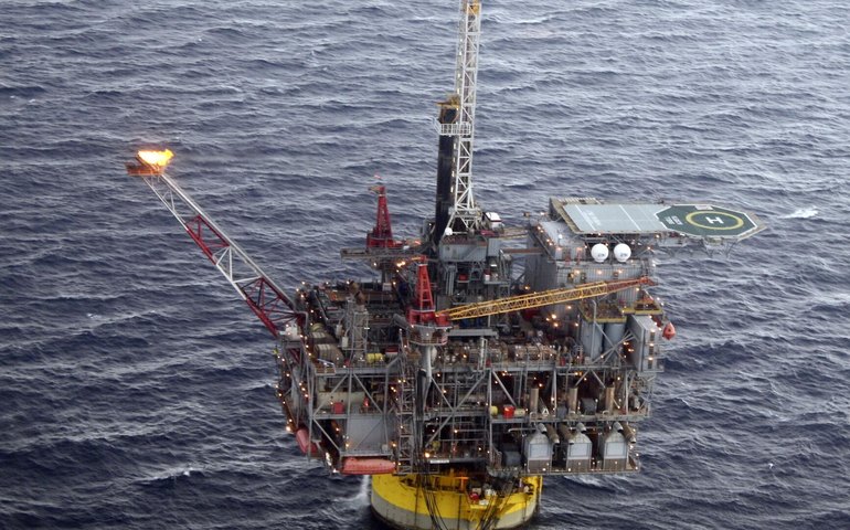 EUA lideram produção de petróleo, mas dependem do óleo pesado venezuelano