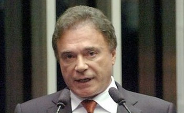 Oposição faz decreto legislativo para derrubar decisão de Dilma