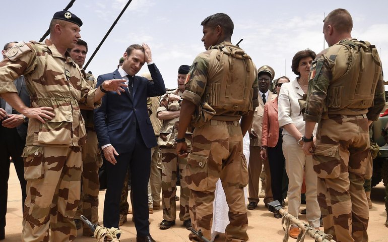 França pode se tornar a espinha dorsal militar da UE se os EUA deixarem a OTAN, diz especialista