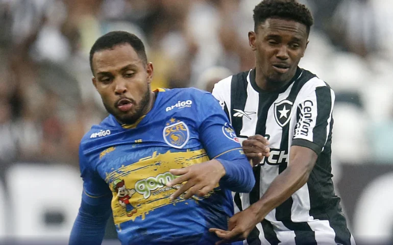 Volante do Sampaio Corrêa fratura a cervical em acidente de carro