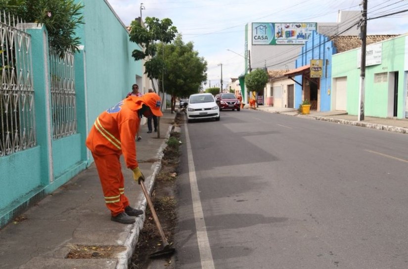 Prefeitura intensifica mutirões de limpeza nas comunidades de Arapiraca