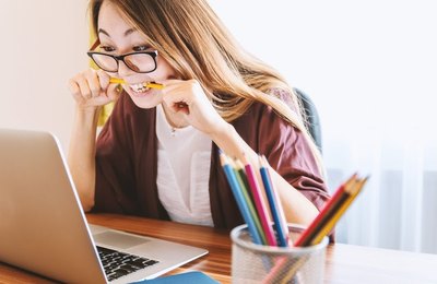 Cinco estratégias para praticar idiomas nas férias sem se sentir estudando
