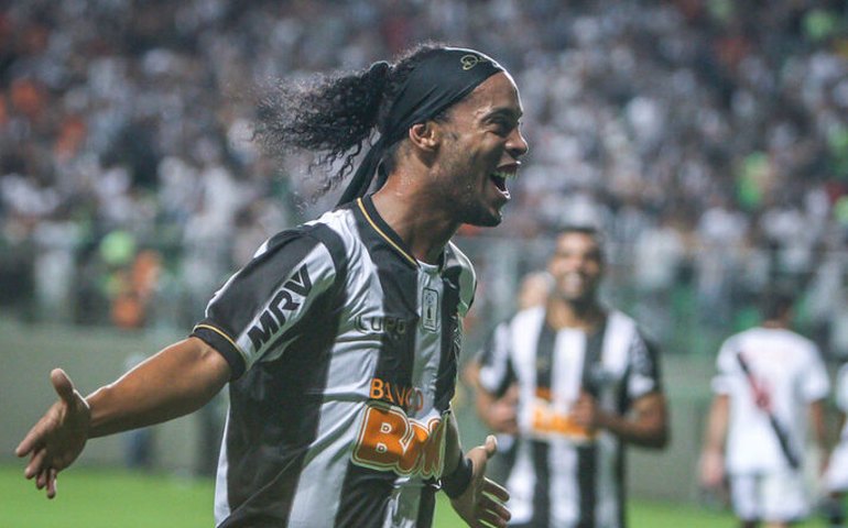 Ronaldinho Gaúcho falta a sessão da CPI das Pirâmides