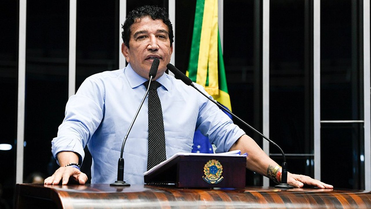 Magno Malta critica vacinas contra a covid-19