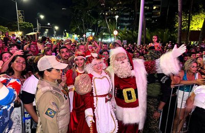 Prefeitura leva a Palmeira de Fora Parada Natal de Luz nesta segunda (18)