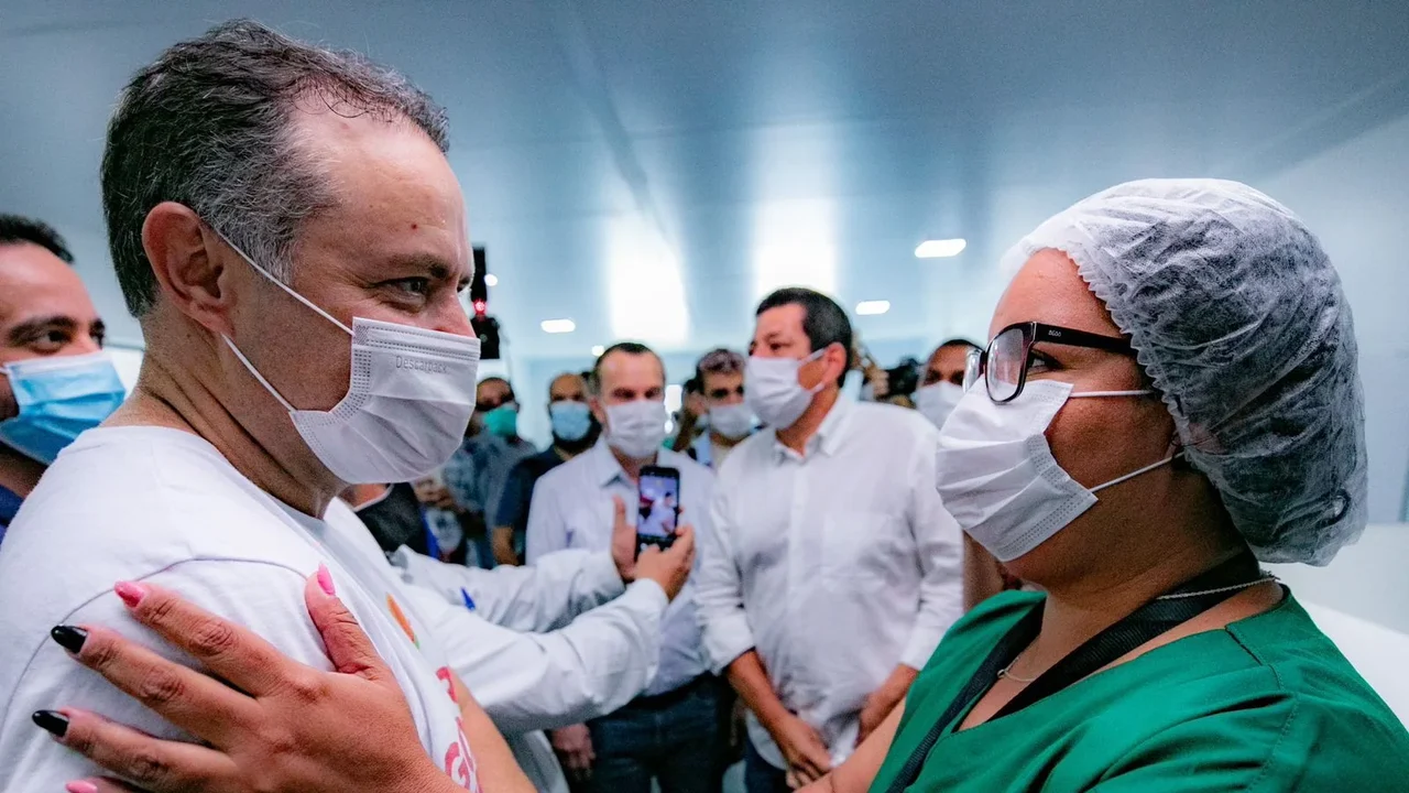 Renan Filho parabeniza enfermeiros e sinaliza novo ciclo de investimentos na saúde
