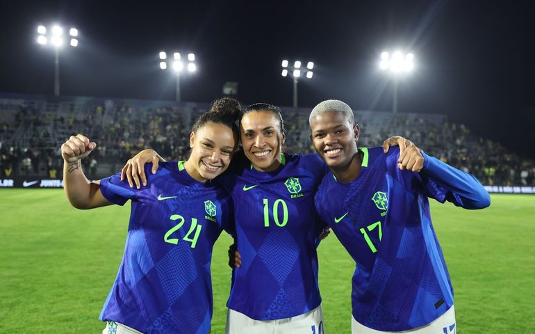 Seleção feminina assume quarta posição do ranking da Fifa