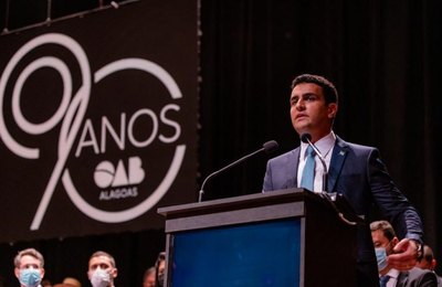 Prefeito JHC participa da posse festiva da OAB-AL e destaca competência dos advogados