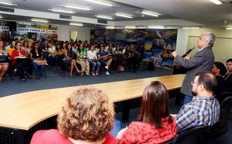 Governo reúne 102 municípios para qualificar Atenção Básica