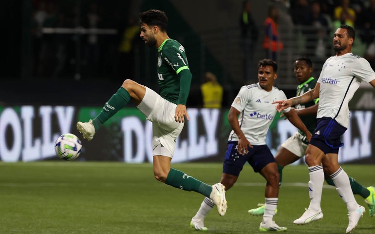 Palmeiras arranca vitória para assumir vice-liderança do Brasileiro