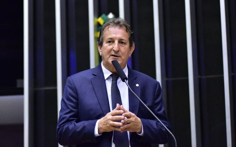 Comissão aprova prazo de três anos para dentistas pararem de usar amálgamas de mercúrio