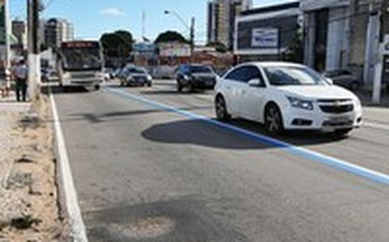 Veículos complementares podem trafegar na faixa azul