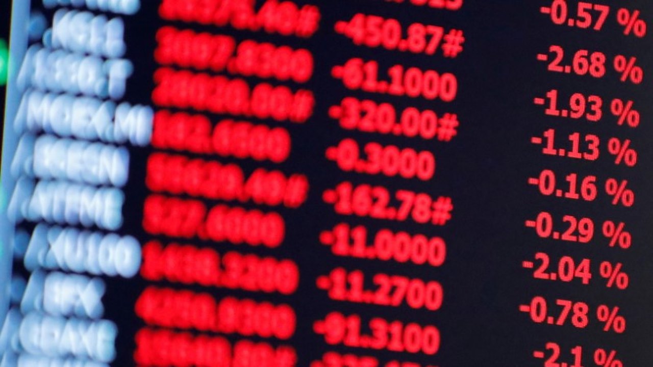 Bolsa sobe quase 3% e fecha no maior nível desde maio