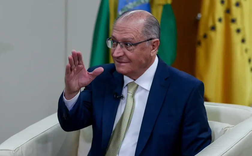 Alckmin diz que ritmo de queda dos juros 'precisa ser maior, sem hesitações'