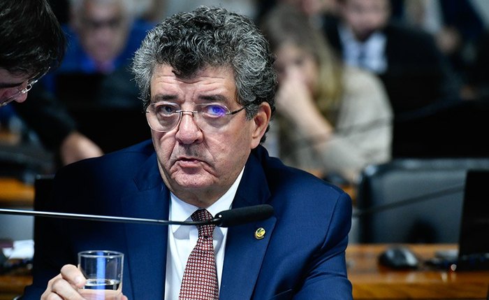 Viagem de Fernando Farias aos EUA custou R$75,5 mil sem avanços Viagem de Fernando Farias aos EUA custou R$75,5 mil sem avanços