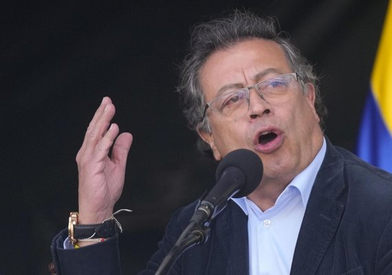 Colômbia impõe tarifas de 50% aos EUA, informa presidente Gustavo Petro