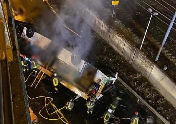 Duas crianças estão entre as vítimas do acidente com ônibus em Veneza; vídeo