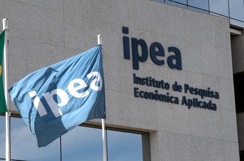 Ipea analisa alinhamento entre Brasil e EUA em cooperações militares