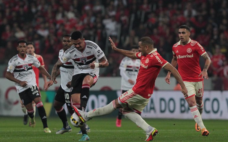 Inter e São Paulo empatam em grande jogo de seis gols no Beira-Rio