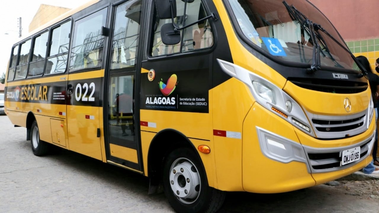 Escolas sertanejas comemoram recursos do Meu Transporte Novo e Rumo às Aulas