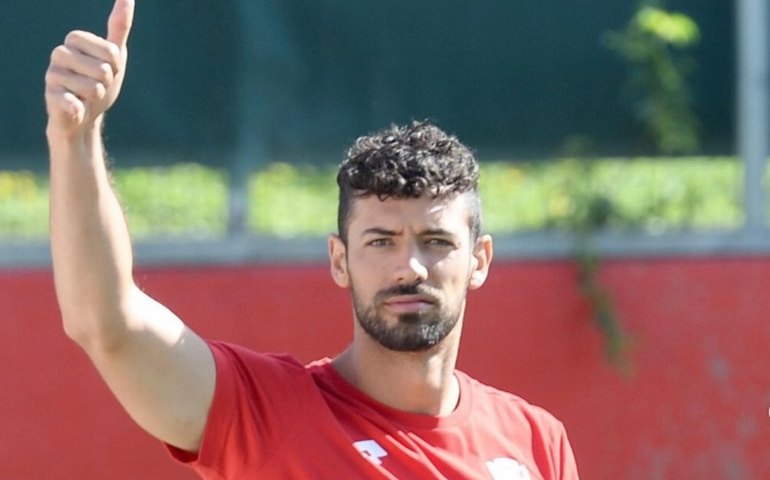 Responsável por facada no zagueiro Pablo Marí é condenado a 19 anos e 4 meses de prisão